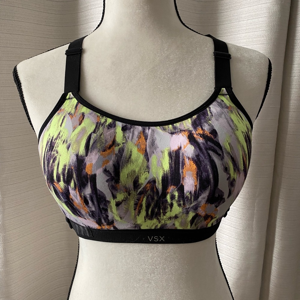 NWOT Victoria’s Secret VSX Sports Bra. Best sports bra ever!! 36C